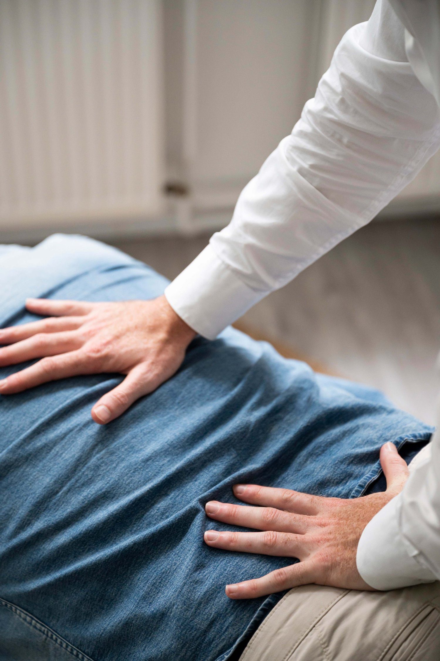 Shot in the back - what to do and how chiropractic helps