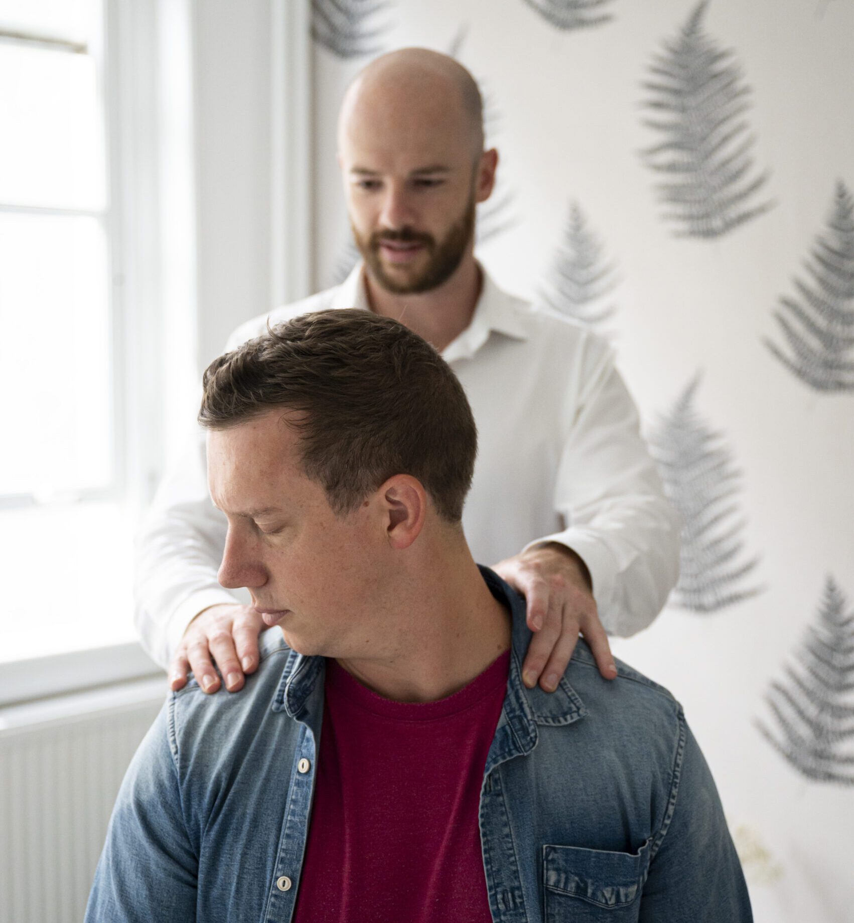What is a chiropractor